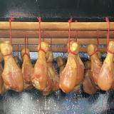 Poulet-Lollypops geräuchert
